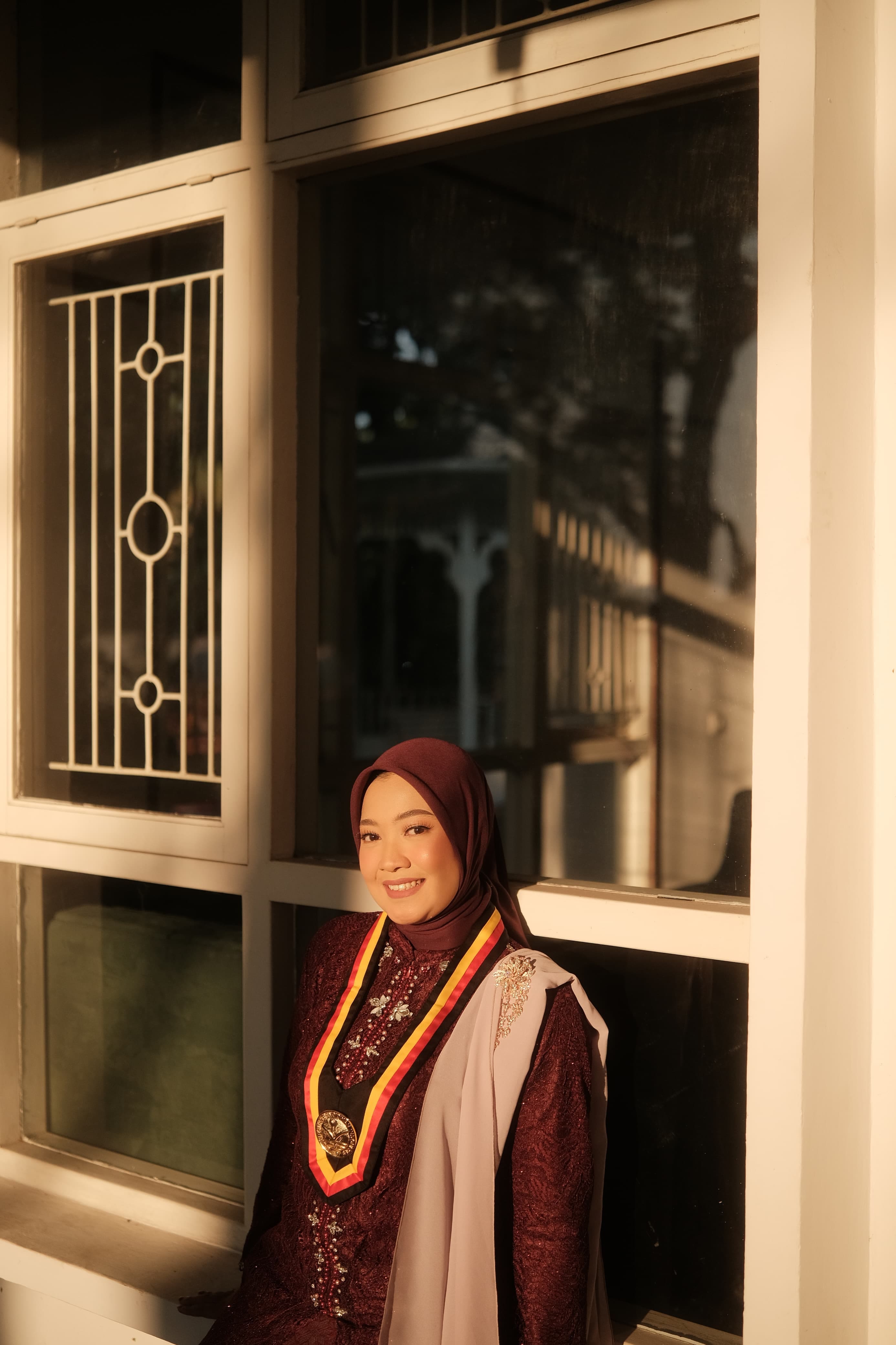 Makeup wisuda simple dengan tampilan profesional